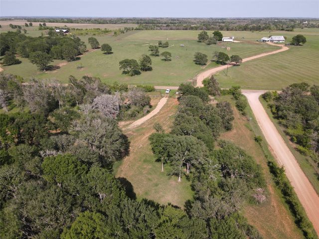 1985 County Road 309, Lexington, TX 78947