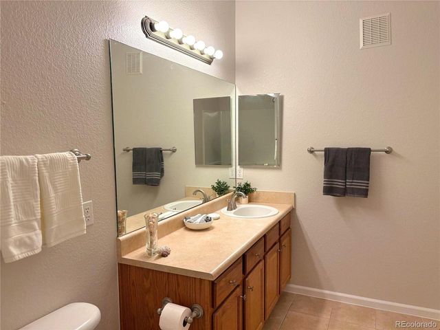 4608 Copeland Loop 101, Highlands Ranch, CO 80126
