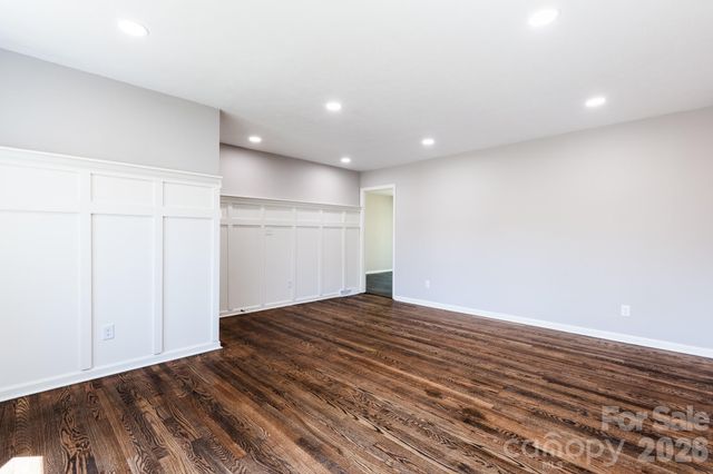 8 Hillview Road, Asheville, NC 28805