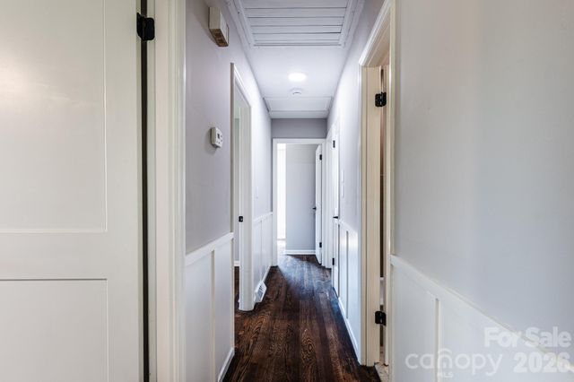 8 Hillview Road, Asheville, NC 28805
