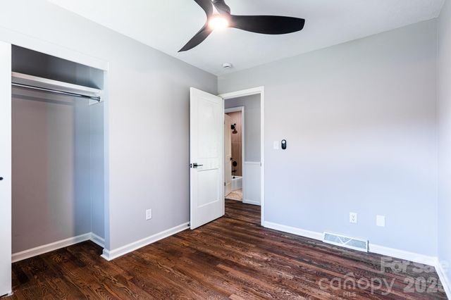 8 Hillview Road, Asheville, NC 28805