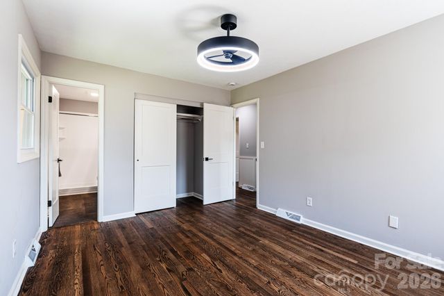 8 Hillview Road, Asheville, NC 28805