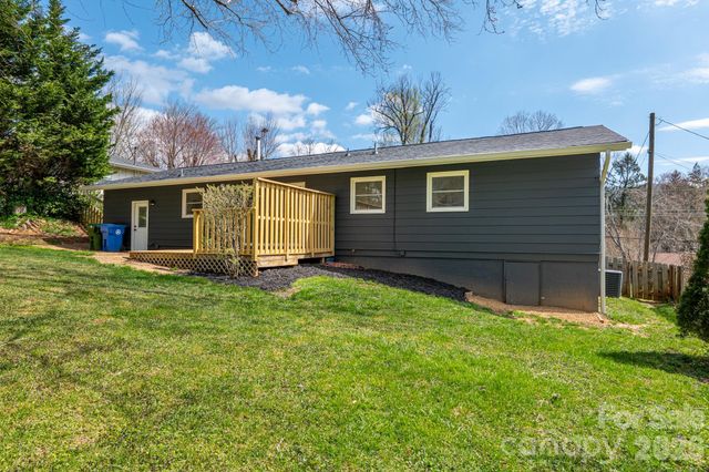 8 Hillview Road, Asheville, NC 28805