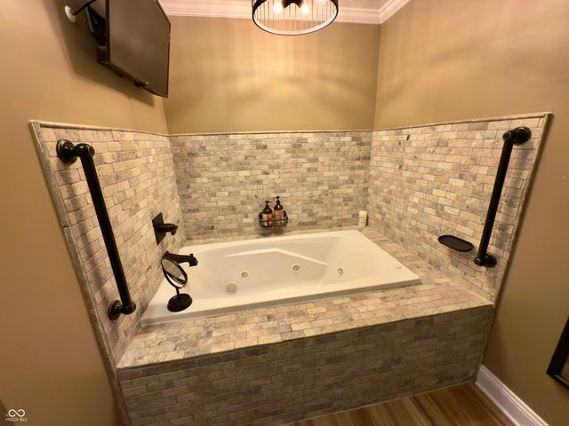 5280 S Macadam Drive, Poland, IN 47868