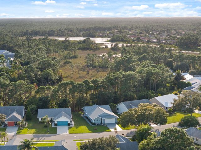 3822 SE Canvas Back Place, Stuart, FL 34997