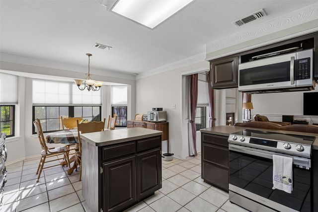 202 Bosque Street, Glen Rose, TX 76043