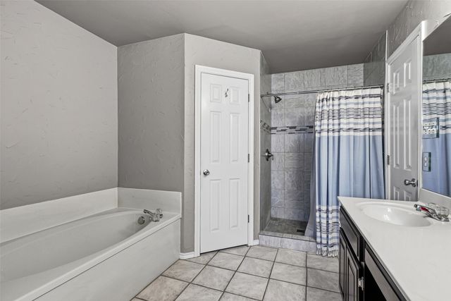 202 Bosque Street, Glen Rose, TX 76043