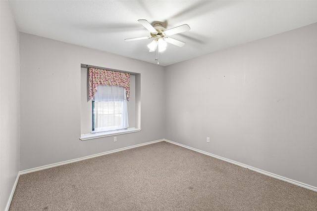 202 Bosque Street, Glen Rose, TX 76043