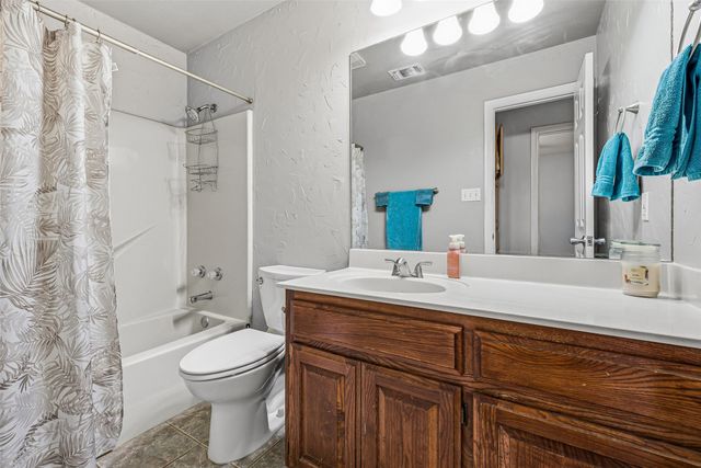 202 Bosque Street, Glen Rose, TX 76043