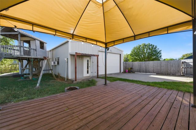 202 Bosque Street, Glen Rose, TX 76043