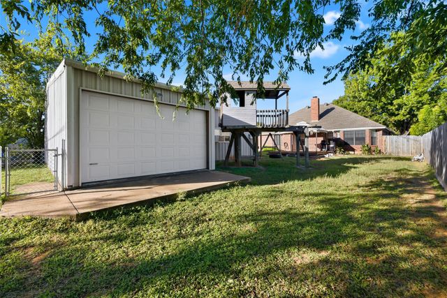 202 Bosque Street, Glen Rose, TX 76043