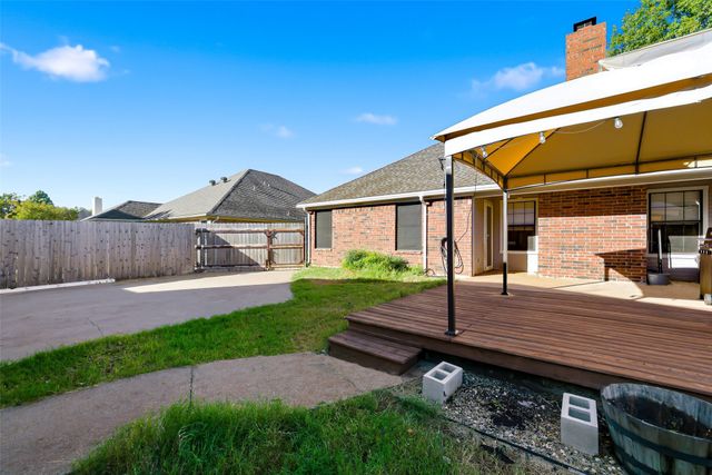 202 Bosque Street, Glen Rose, TX 76043