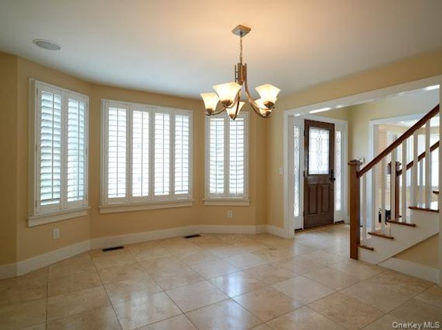 3 Pennsylvania Court, Long Beach, NY 11561
