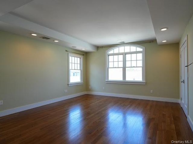 3 Pennsylvania Court, Long Beach, NY 11561