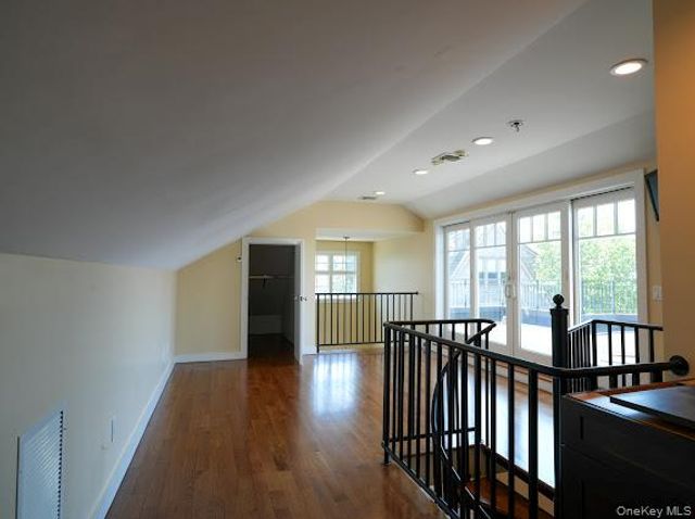 3 Pennsylvania Court, Long Beach, NY 11561