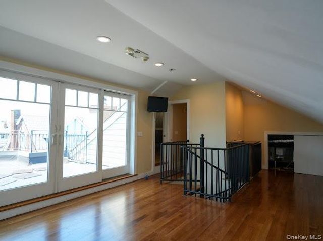3 Pennsylvania Court, Long Beach, NY 11561