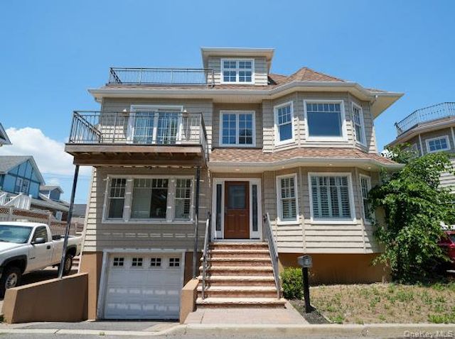 3 Pennsylvania Court, Long Beach, NY 11561