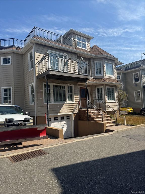 3 Pennsylvania Court, Long Beach, NY 11561