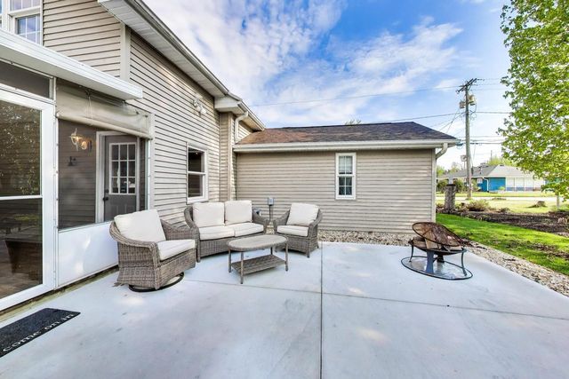 335 Howard STREET, Walworth, WI 53184