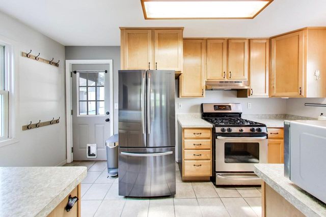 335 Howard STREET, Walworth, WI 53184