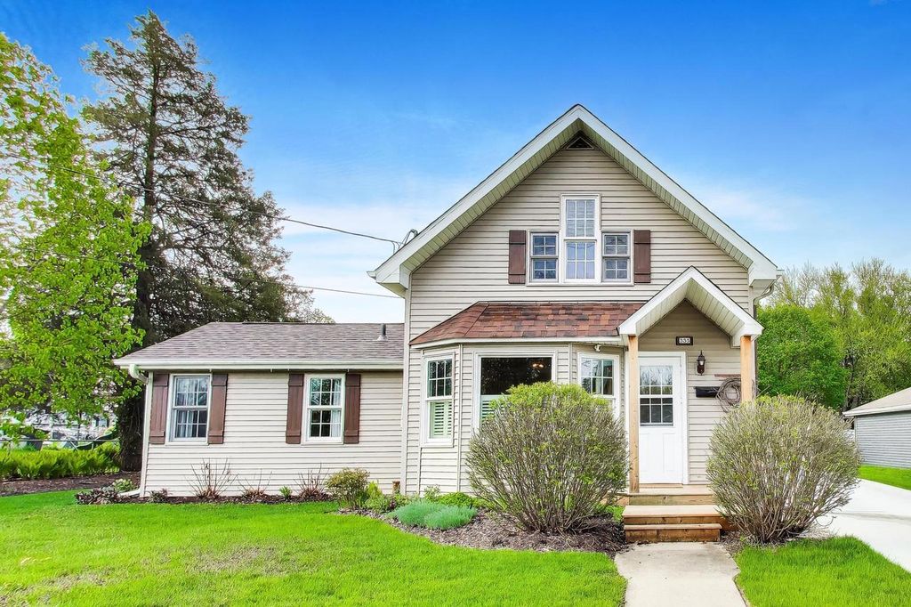 335 Howard STREET, Walworth, WI 53184