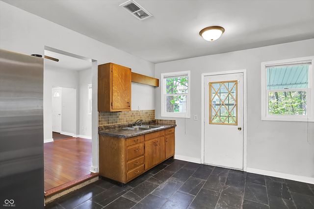 1610 S F Street, Elwood, IN 46036