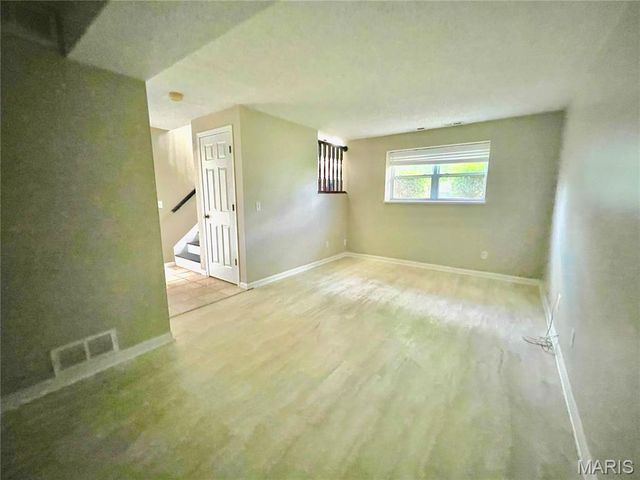 3060 Laurel Village Circle, St Peters, MO 63376