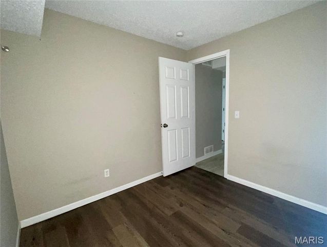 3060 Laurel Village Circle, St Peters, MO 63376