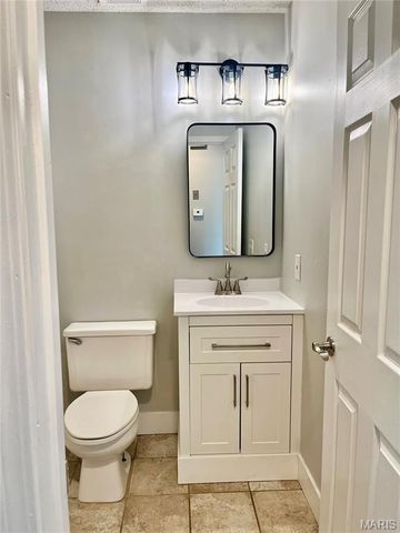 3060 Laurel Village Circle, St Peters, MO 63376