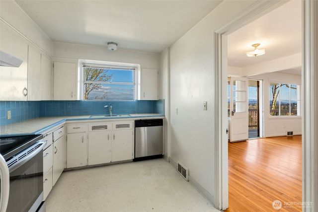 7508 56th Avenue NE, Seattle, WA 98115