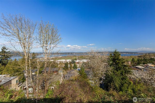 7508 56th Avenue NE, Seattle, WA 98115
