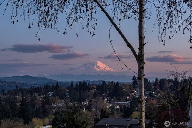 7508 56th Avenue NE, Seattle, WA 98115