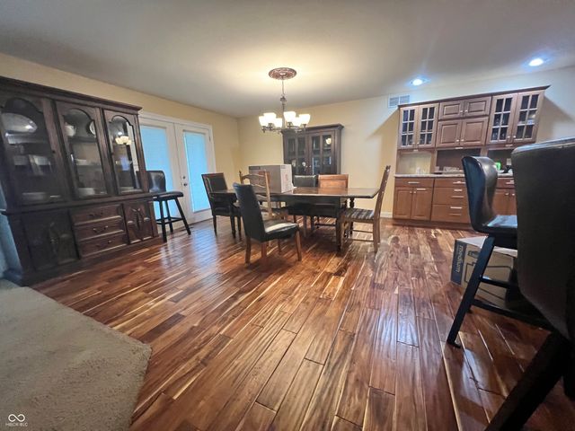 10023 Cedar Point Drive, Carmel, IN 46032