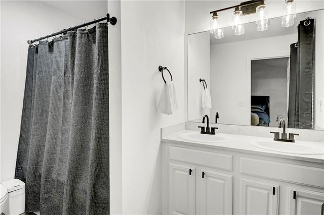 5356 Creekview Way, Ellenwood, GA 30294