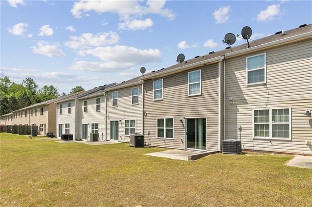 5356 Creekview Way, Ellenwood, GA 30294
