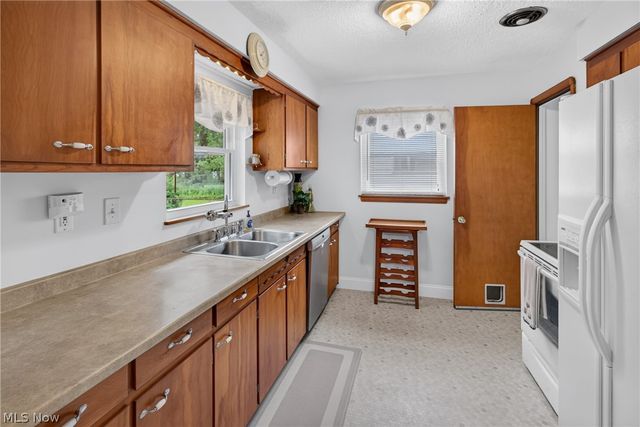 4740 Silverdale Road, North Olmsted, OH 44070