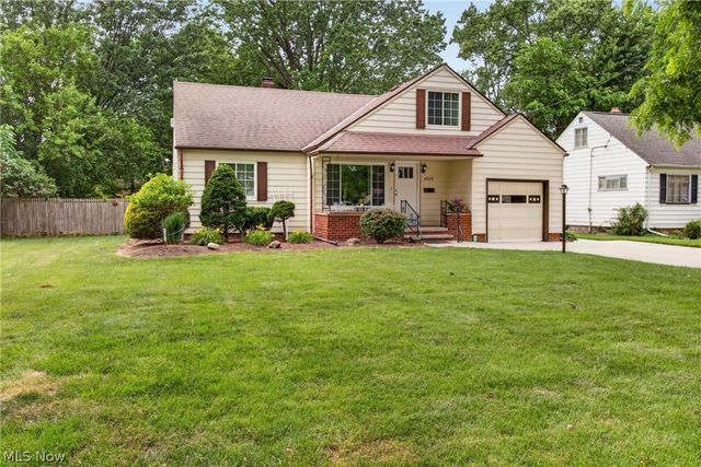 4740 Silverdale Road, North Olmsted, OH 44070