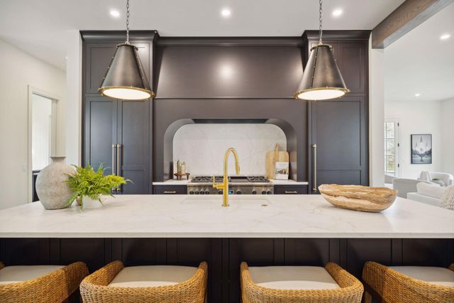 4717 Meadow Road, Edina, MN 55424