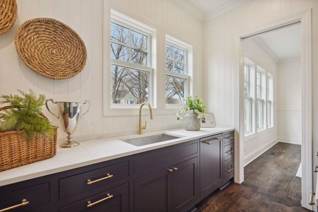 4717 Meadow Road, Edina, MN 55424