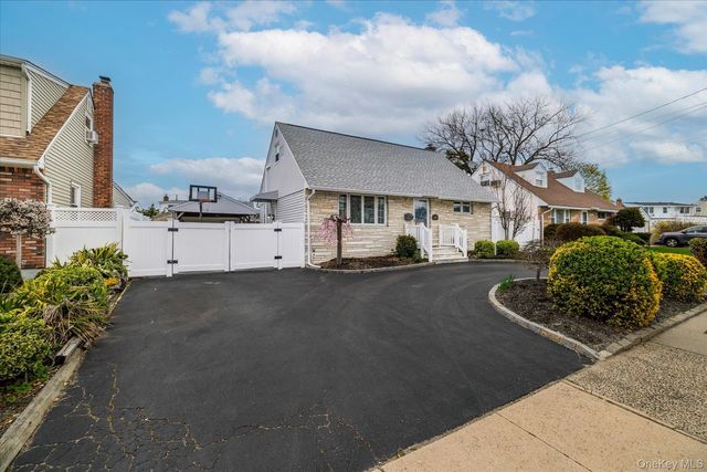 3131 Brower Avenue, Oceanside, NY 11572