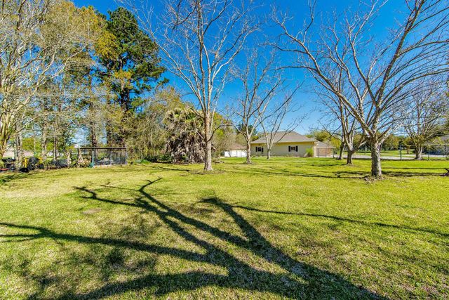 220 Ouiski Bayou Drive, Houma, LA 70360