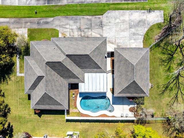 220 Ouiski Bayou Drive, Houma, LA 70360