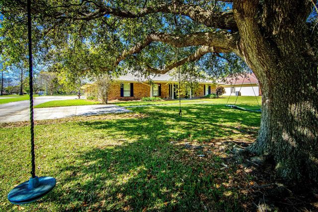 220 Ouiski Bayou Drive, Houma, LA 70360