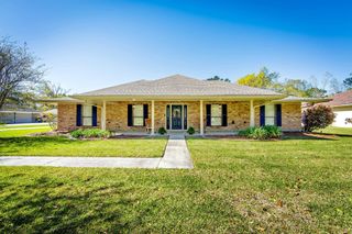 220 Ouiski Bayou Drive, Houma, LA 70360