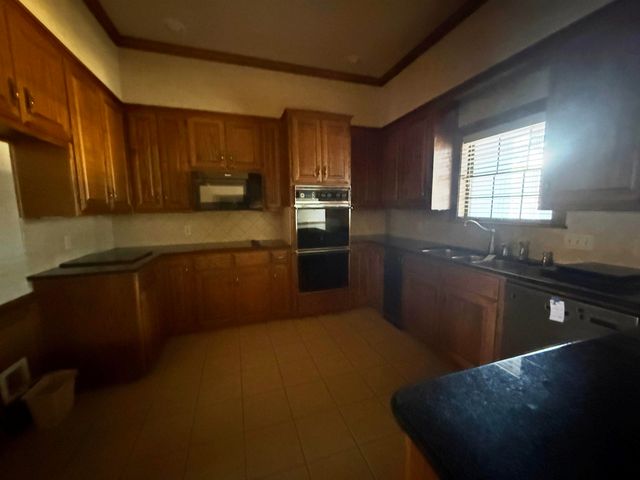 1606 Woodlands, Tyler, TX 75703