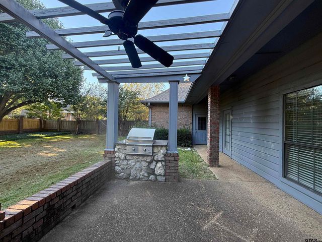 1606 Woodlands, Tyler, TX 75703