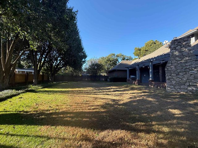 1606 Woodlands, Tyler, TX 75703