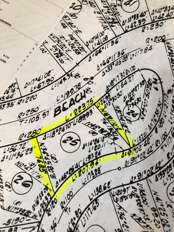 522 Beach Road, Shelter Cove, CA 95589