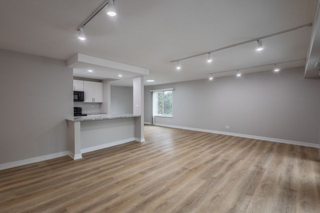 1415 E Central Road 315B, Arlington Heights, IL 60005