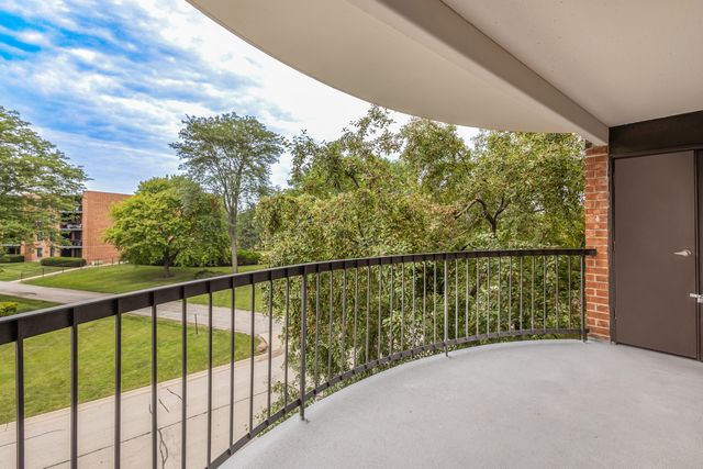 1415 E Central Road 315B, Arlington Heights, IL 60005